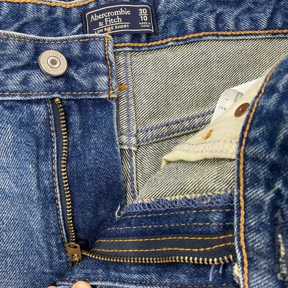 💥PRICE⬇️ 
Abercrombie & Fitch  -  Blue Jean Shorts - size 30/10 - Picture 5 of 6